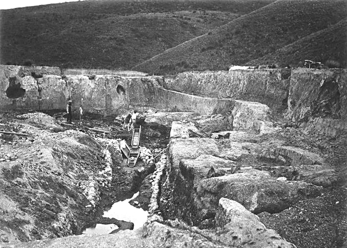 Historical photograph of mining at Gabriel’s Gully in Otago